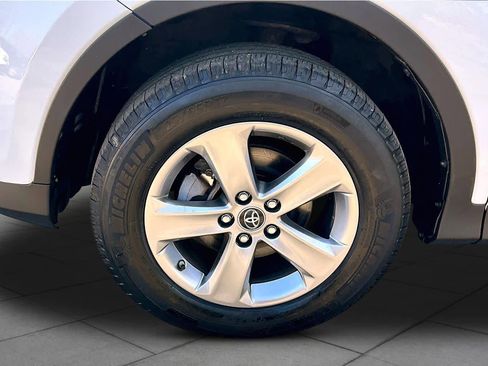 Used 2015 Toyota RAV4 XLE AWD/4WD image 11