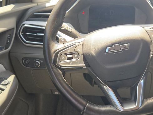 Used 2022 Chevrolet Bolt EUV Premier FWD image 19