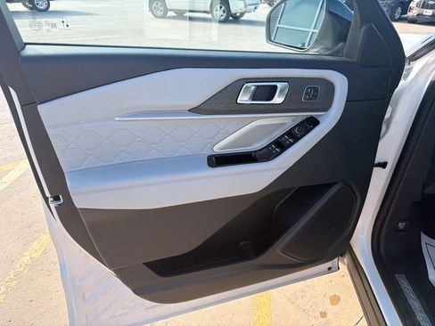 New 2026 Ford Explorer Platinum w/ LUX Leather Package AWD/4WD image 9