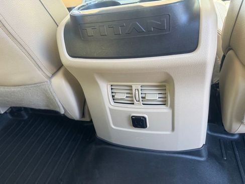 Used 2017 Nissan Titan SL AWD/4WD image 12