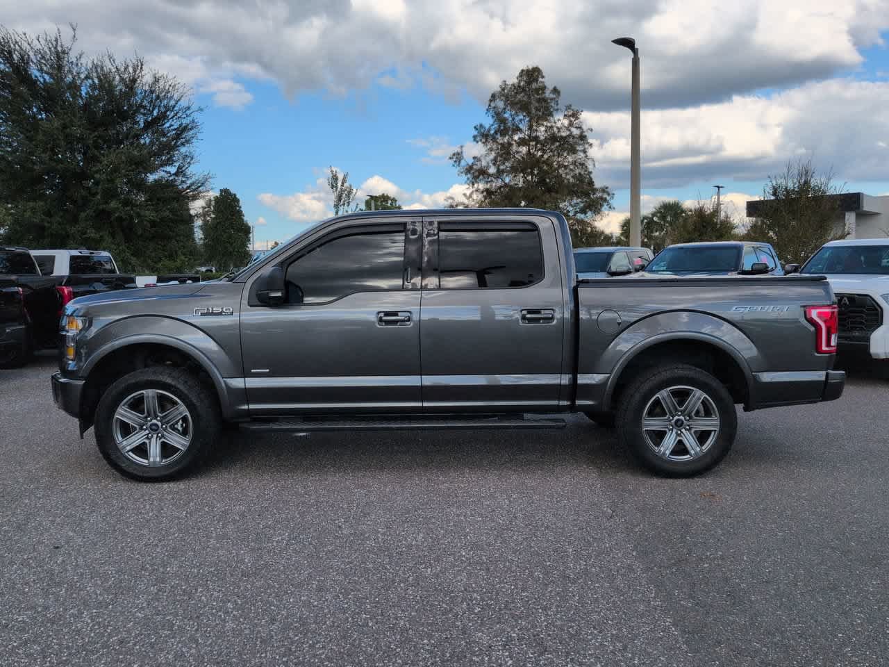 Used 2017 Ford F150 XLT w/ Equipment Group 302A Luxury AWD/4WD image 3