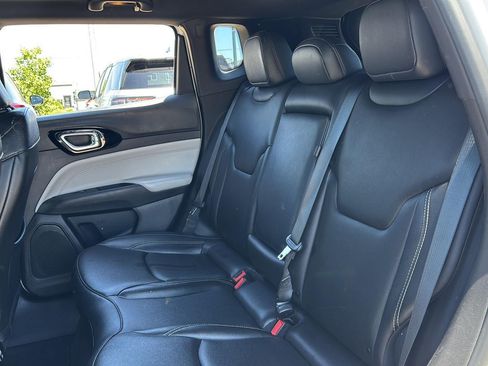 Used 2025 Jeep Compass Limited AWD/4WD image 19