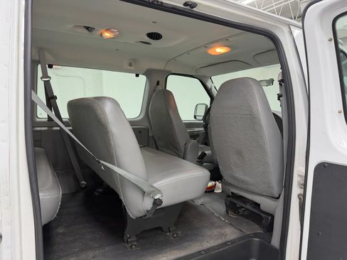 Used 2003 Ford E-350 and Econoline 350 XL RWD image 72