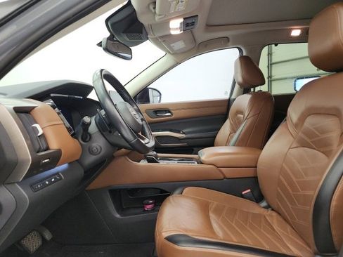 Used 2022 Nissan Pathfinder Platinum w/ Lighting Package (N93) image 15