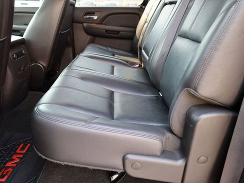 Used 2008 GMC Sierra 2500 SLT w/ Z71 Off-Road Package image 18