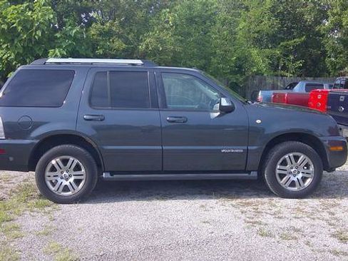 Used 2009 Mercury Mountaineer Premier image 3