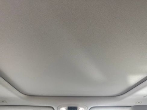 Used 2018 Chrysler Pacifica Limited FWD image 32