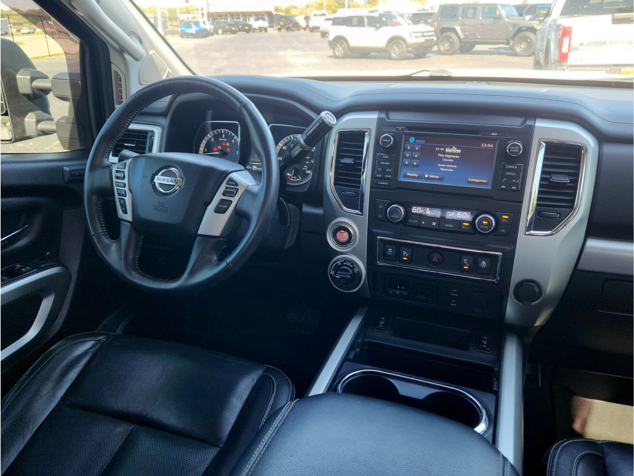 Used 2018 Nissan Titan PRO-4X w/ Pro-4x Convenience Package AWD/4WD image 25