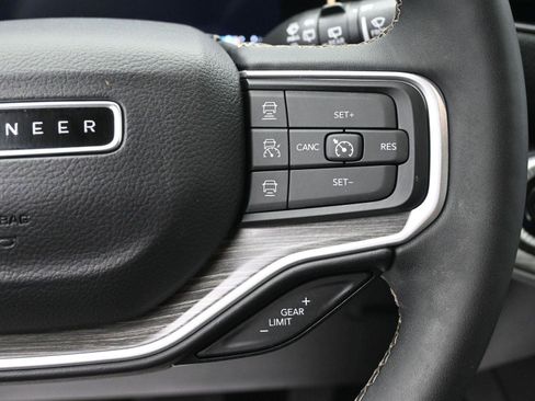 Used 2024 Jeep Wagoneer Series II image 26