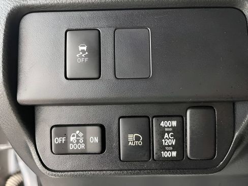 Used 2021 Toyota Tacoma TRD Off-Road w/ Technology Package AWD/4WD image 20