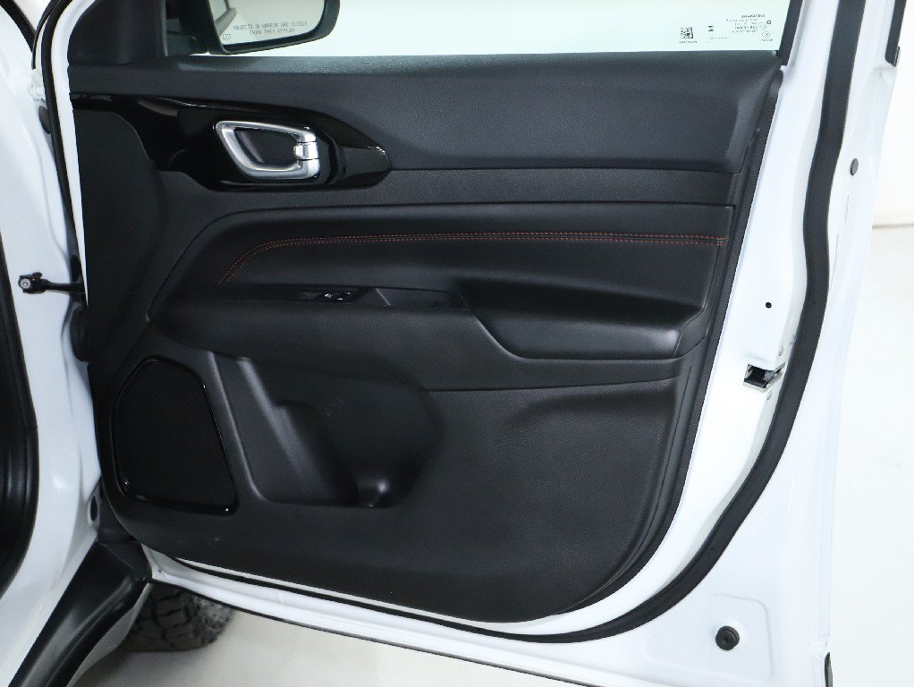 Used 2025 Jeep Compass Trailhawk AWD/4WD image 32