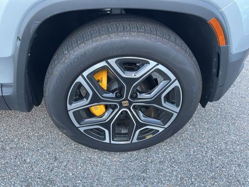 Used 2023 Rivian R1S Launch Edition image 32