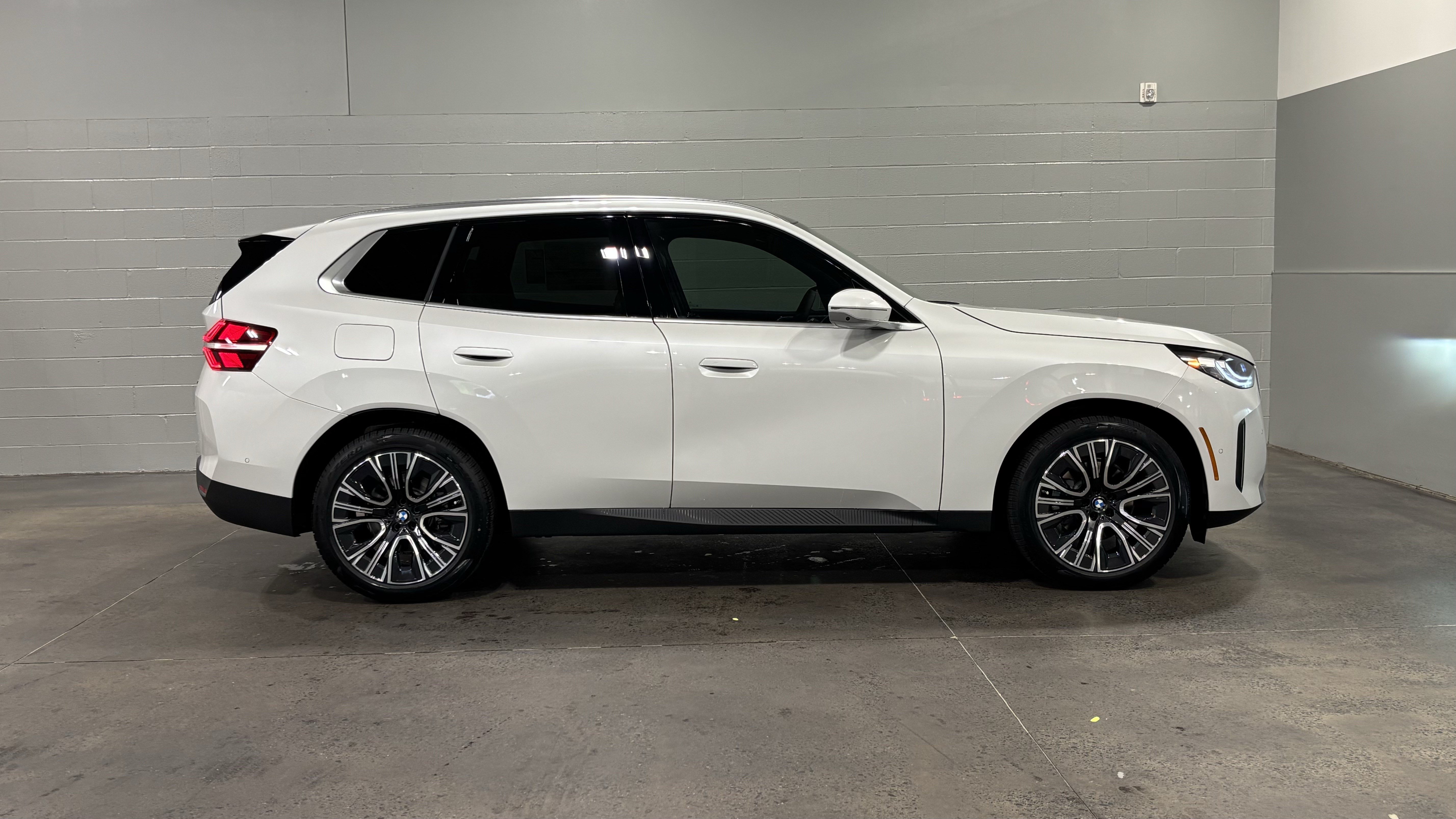 Used 2026 BMW X3 xDrive30i w/ Premium Package AWD/4WD image 9