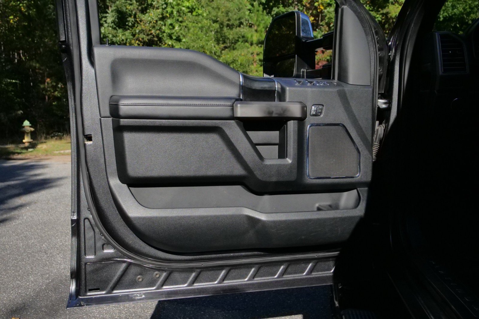 Used 2019 Ford F350 Platinum AWD/4WD image 31
