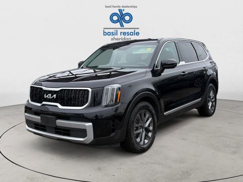 Used 2023 Kia Telluride LX image 2