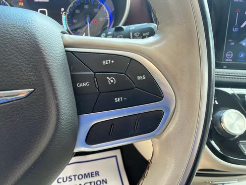 Used 2020 Chrysler Pacifica Limited FWD image 16