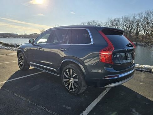 Used 2022 Volvo XC90 T8 Inscription image 8