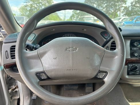 Used 2003 Chevrolet Impala FWD image 21