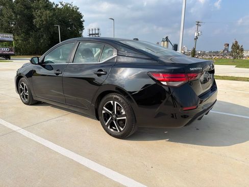 Used 2025 Nissan Sentra SV FWD image 7