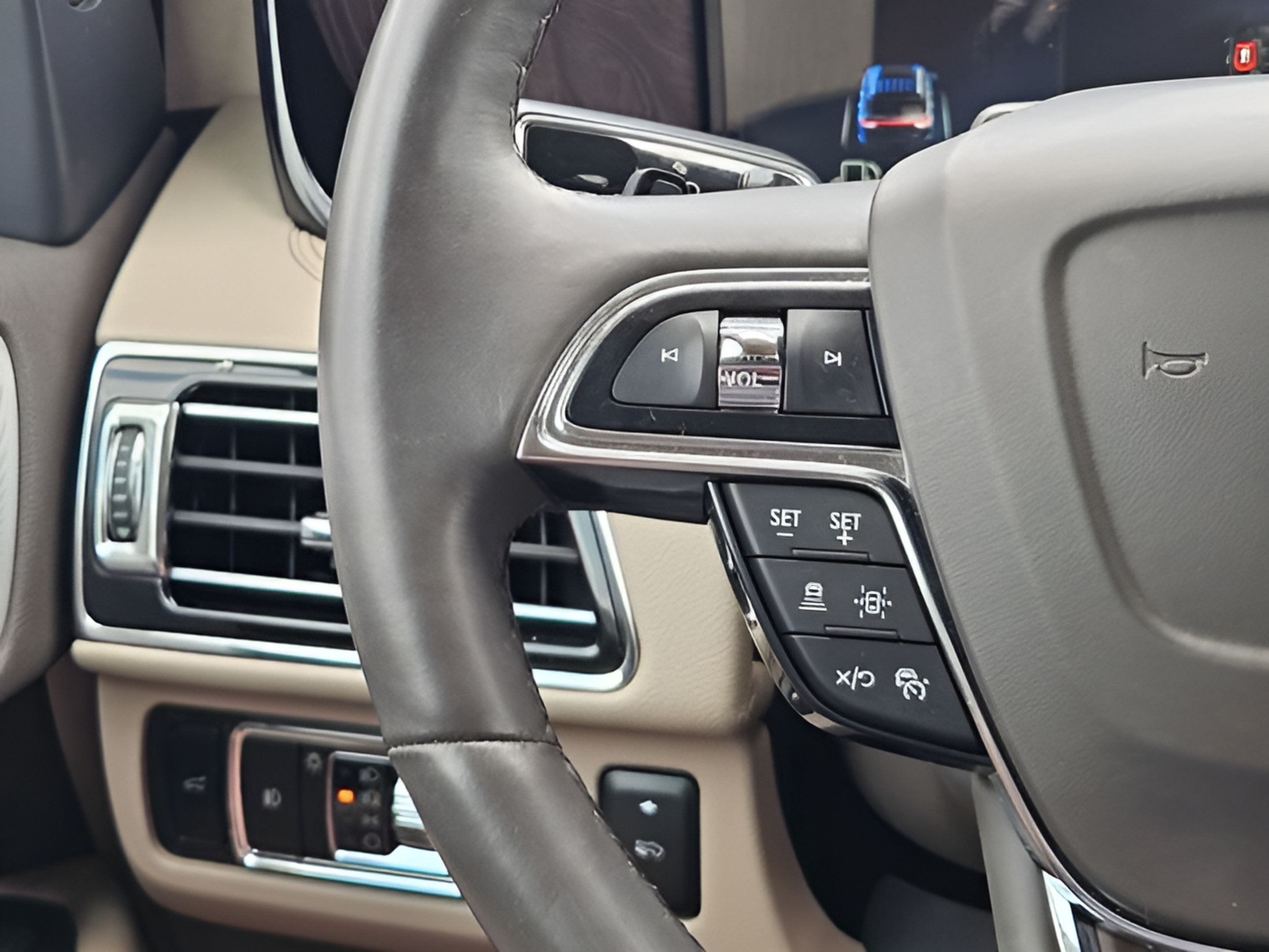 Certified 2024 Lincoln Navigator L Reserve AWD/4WD image 23