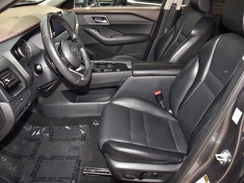 Used 2021 Nissan Rogue SV w/ Premium Package image 13