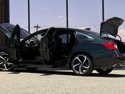 Used 2018 Honda Accord Sport image 29