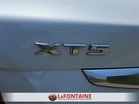 Used 2022 Cadillac XT5 Premium Luxury w/ LPO, Floor Liner Package image 33