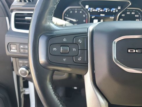 Used 2021 GMC Yukon Denali w/ Denali Premium Package image 35