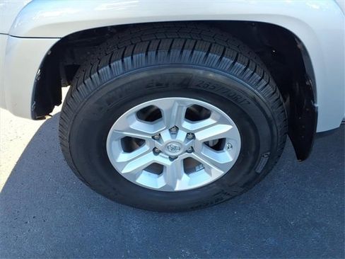 Used 2018 Toyota 4Runner 2WD image 4