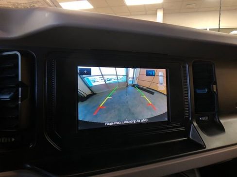 Used 2023 Ford Bronco Wildtrak image 16