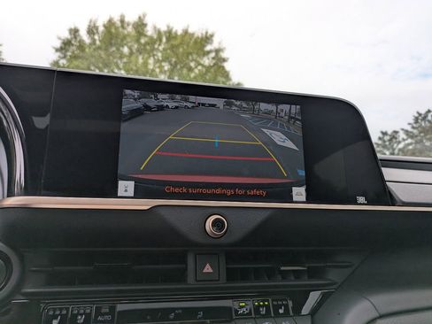 Certified 2023 Toyota Crown Limited image 19