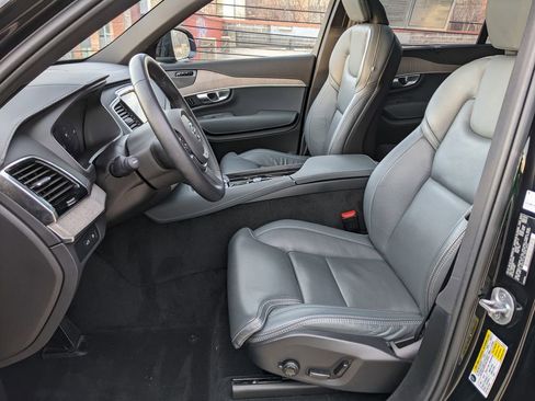 Certified 2024 Volvo XC90 T8 Ultimate w/ Protection Package Premier image 11