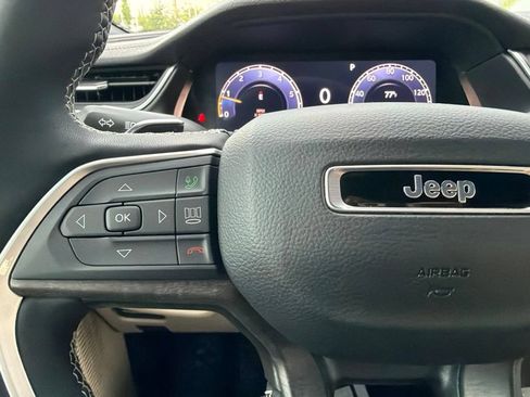Used 2025 Jeep Grand Cherokee L Limited w/ Trailer Tow Package AWD/4WD image 27