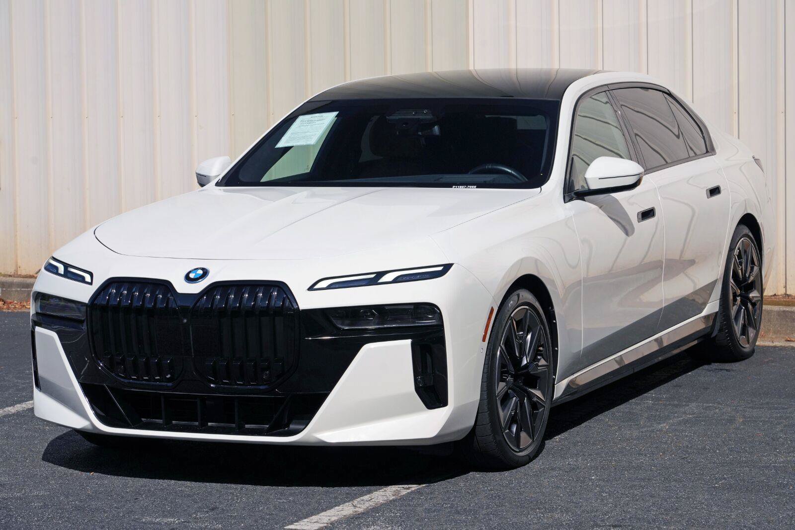 Used 2024 BMW i7 xDrive60 AWD/4WD image 57
