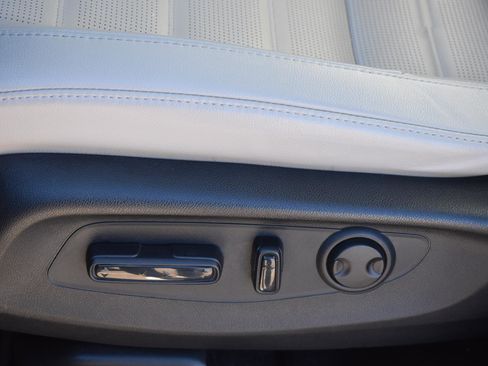 Used 2023 Honda CR-V EX-L image 24