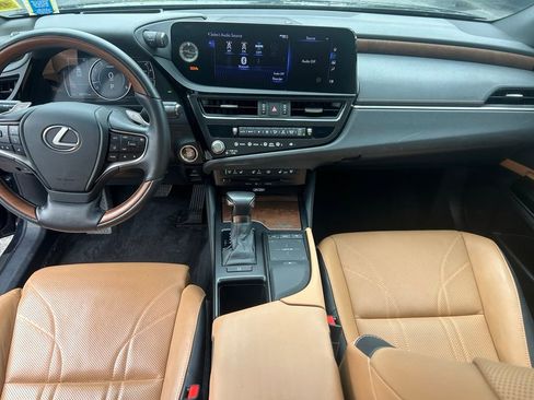 Used 2022 Lexus ES 350 Ultra Luxury w/ Accessory Package 2 FWD image 13