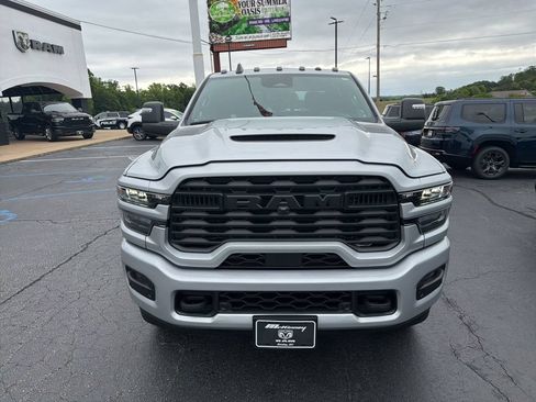 New 2026 RAM 2500 Tradesman AWD/4WD image 9