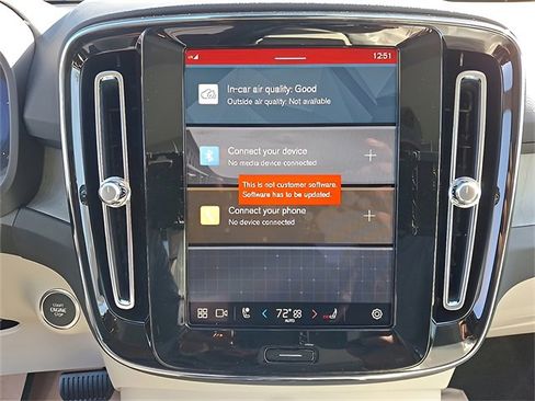 New 2025 Volvo XC40 B5 Plus w/ Protection Package Premier image 15