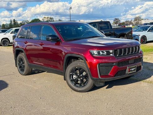 New 2026 Jeep Grand Cherokee Laredo image 2
