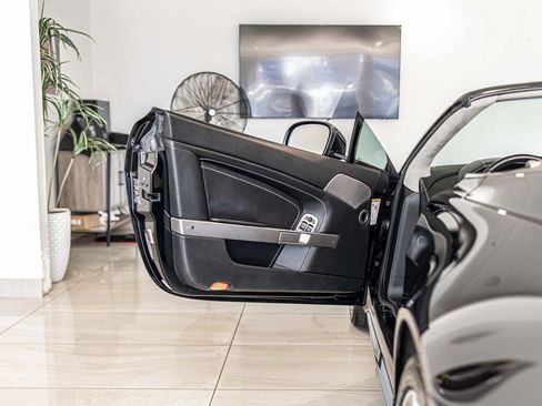 Used 2010 Aston Martin V8 Vantage Roadster RWD image 32