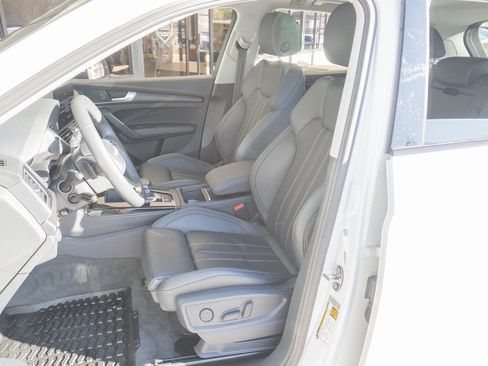 Used 2023 Audi Q5 2.0T Prestige w/ Prestige Package image 8