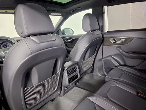 New 2026 Audi SQ7 Prestige AWD/4WD image 34