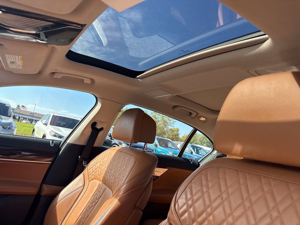 Used 2020 BMW 740i RWD image 16