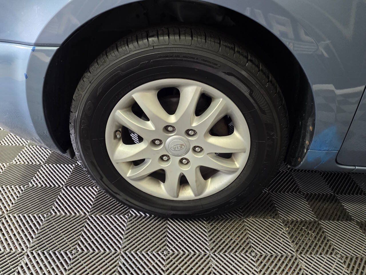 Used 2010 Kia Sedona EX w/ Luxury Pkg FWD image 34