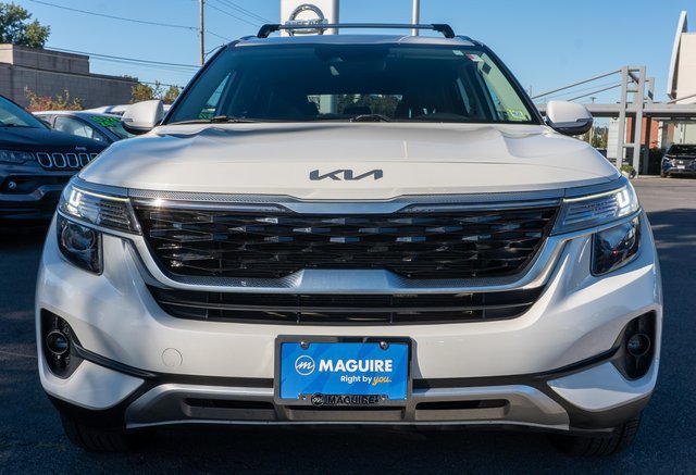 Used 2023 Kia Seltos S w/ Navigation Package AWD/4WD image 3