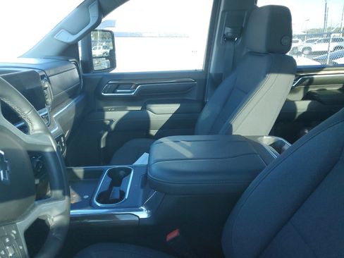 Used 2024 Chevrolet Silverado 2500 LT w/ Z71 Sport Edition image 8