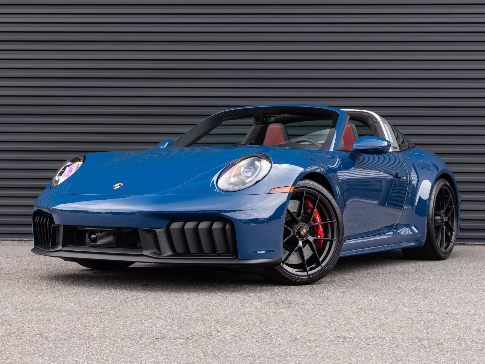 Certified 2025 Porsche 911 Targa 4 GTS AWD/4WD image 1