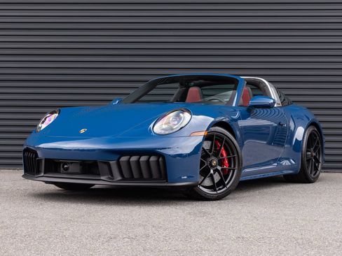 Certified 2025 Porsche 911 Targa 4 GTS AWD/4WD image 1
