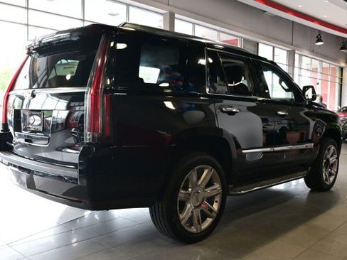 Used 2015 Cadillac Escalade Luxury AWD/4WD image 5