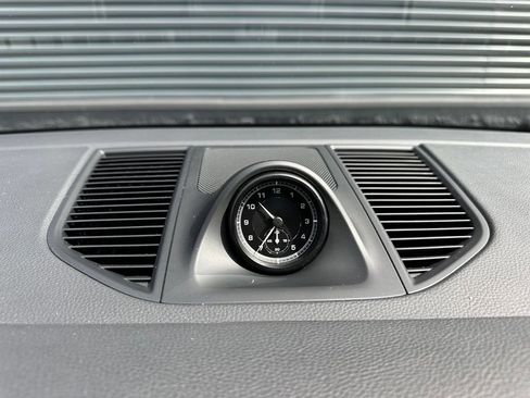 Certified 2024 Porsche Macan AWD/4WD image 29